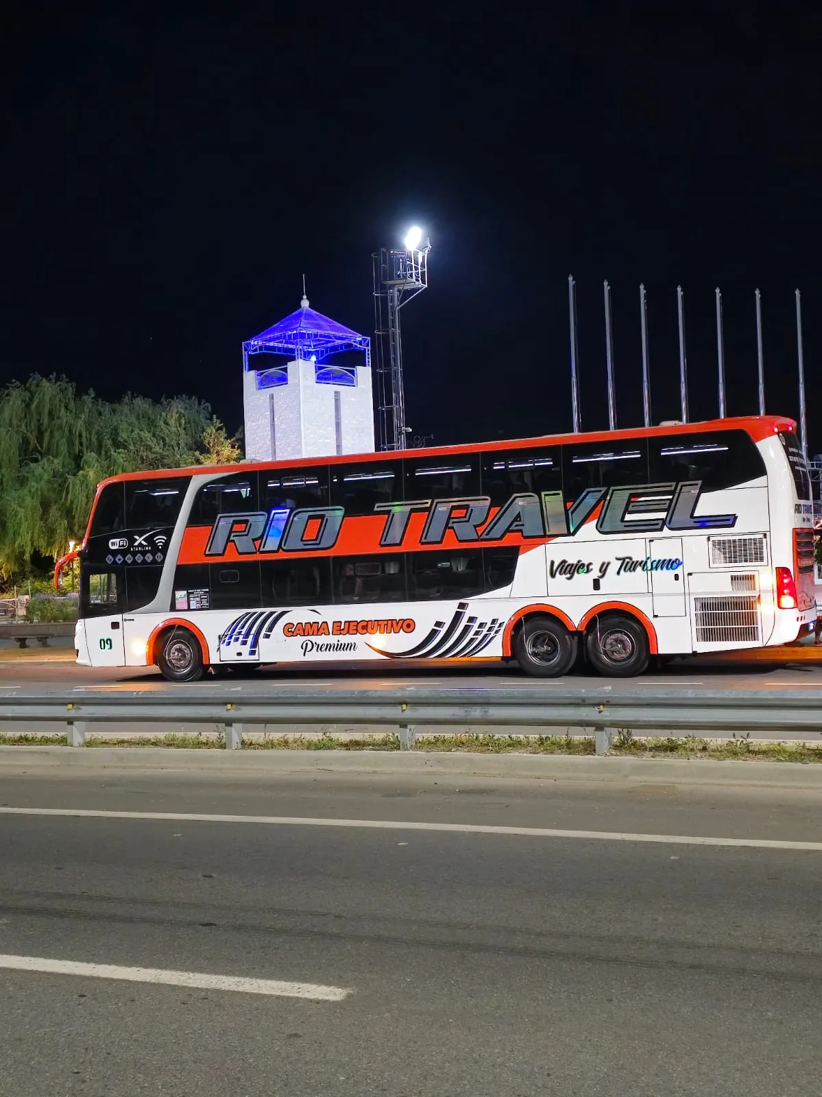Bus de Rio Travel de noche