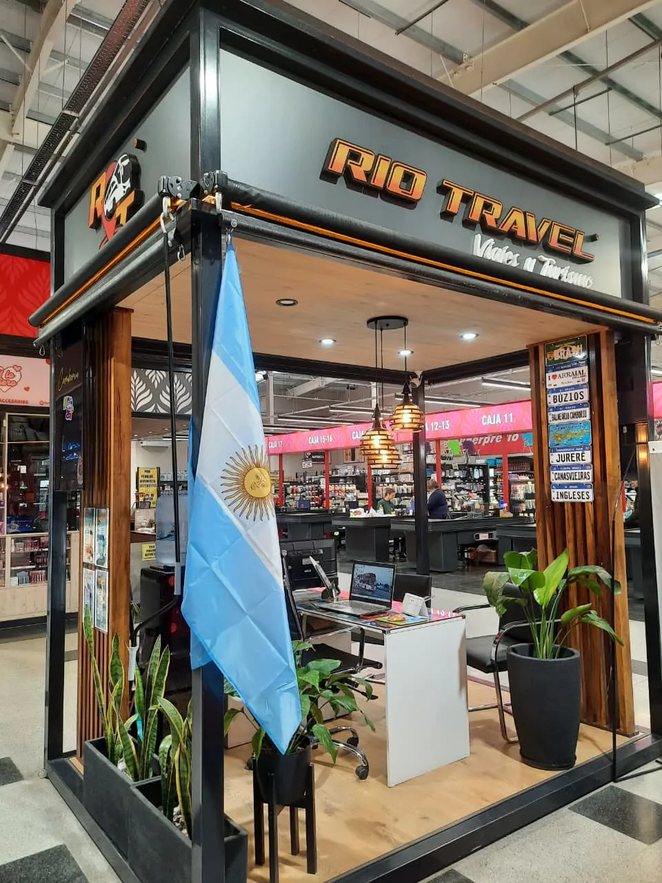 Frente del stand de Rio Travel
